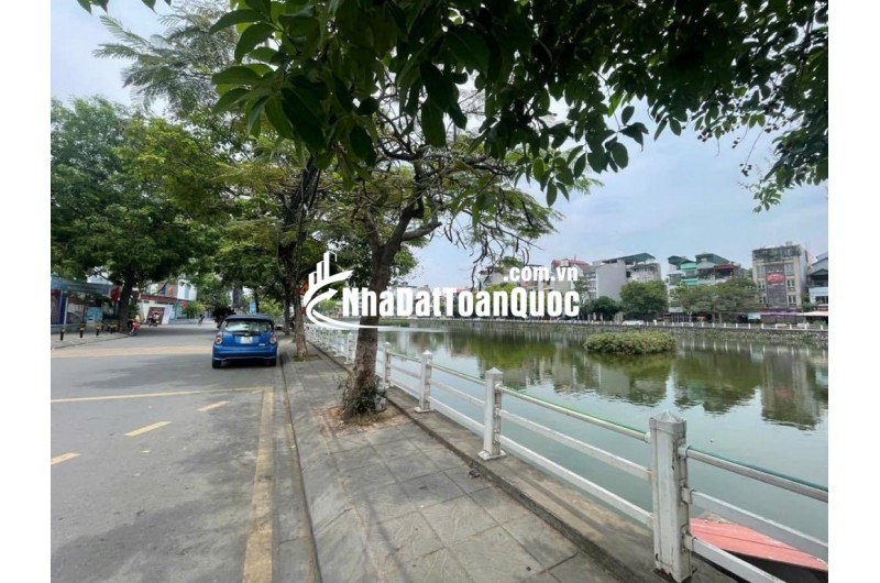 Bán nhà ngõ 135 phố Bồ Đề 60m, thang máy, ô tô vào nhà.